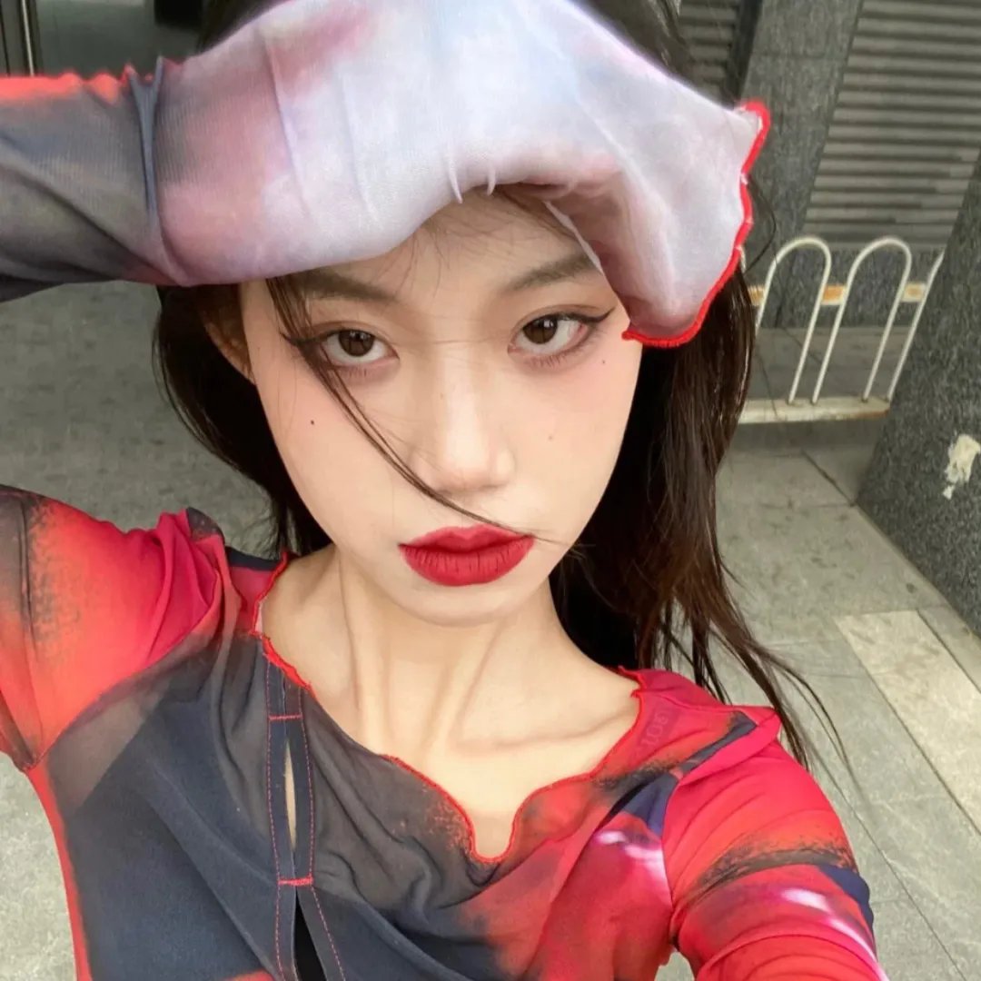 踮起脚尖靠近你